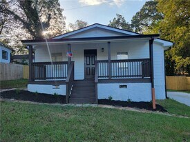 768 4th St in Stone Mountain, GA - Building Photo