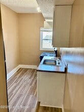 429 Heywood Ave in Louisville, KY - Building Photo - Building Photo