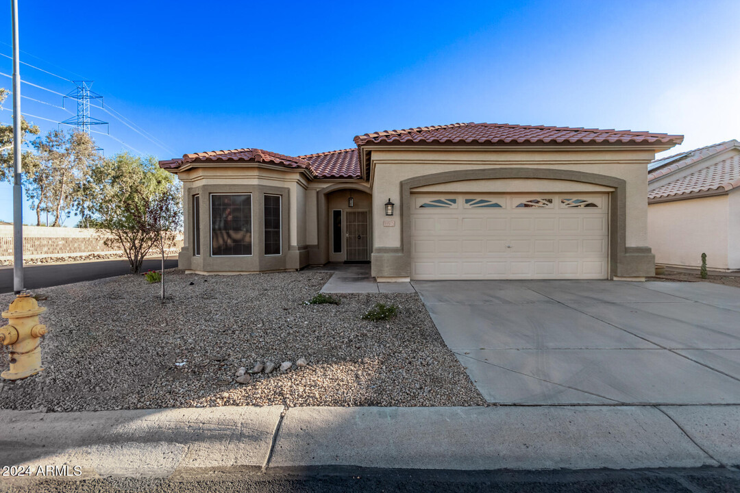 11515 W Gnatcatcher Ln in Surprise, AZ - Building Photo