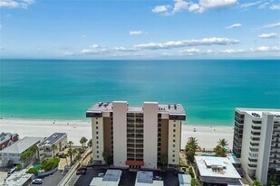 15400 Gulf Blvd in Madeira Beach, FL - Building Photo