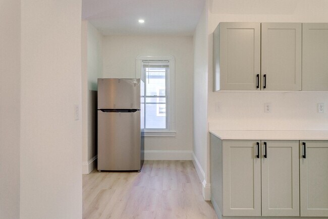 31 Firglade Ave in Springfield, MA - Building Photo - Building Photo