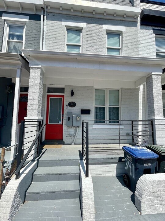 341 Elm St NW in Washington, DC - Building Photo