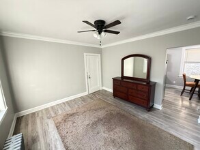 5842 W Barry Ave in Chicago, IL - Building Photo - Building Photo