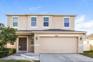 1928 Acacia Dr in Kissimmee, FL - Building Photo