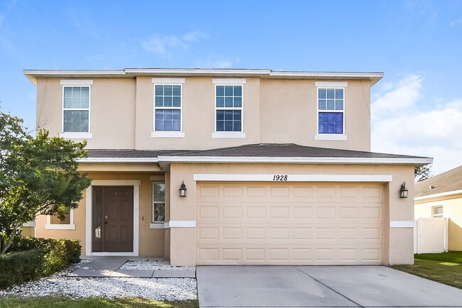 property at 1928 Acacia Dr