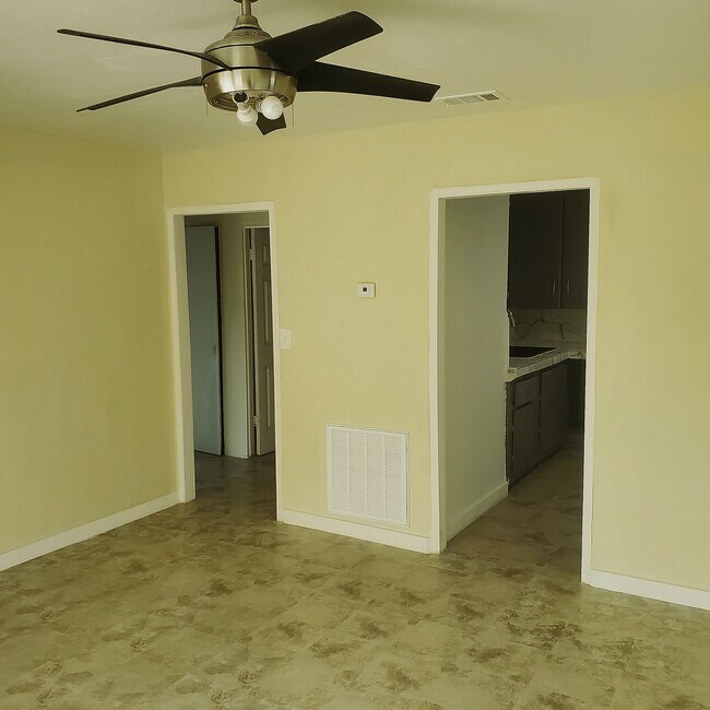1678 Harvard Ave in Brownsville, TX - Foto de edificio - Building Photo