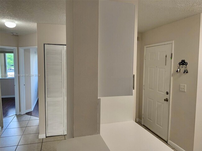 15701 SW 137th Ave-Unit -204 in Miami, FL - Building Photo - Building Photo