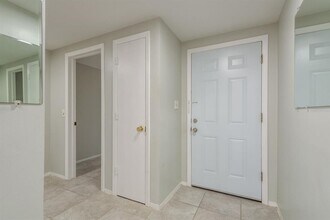 10521 Oak Hill Dr in Port Richey, FL - Building Photo - Building Photo