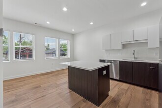 750 Cascade Pl SW in Atlanta, GA - Building Photo - Building Photo