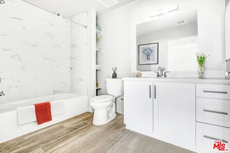 2847 Leeward Ave in Los Angeles, CA - Building Photo - Building Photo