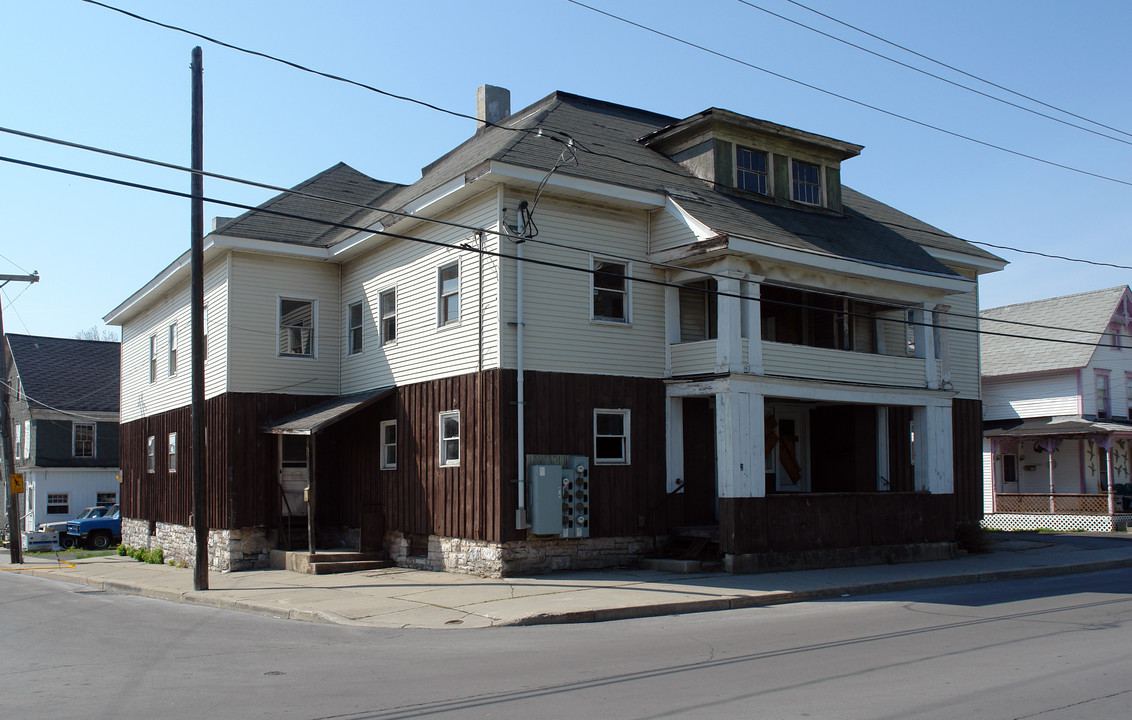 239 High St in Watertown, NY - Building Photo