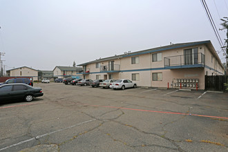 Orange Grove Apartments in Lodi, CA - Building Photo - Building Photo