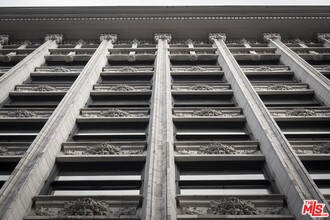 315 W 5th St-Unit -902 in Los Angeles, CA - Building Photo - Building Photo