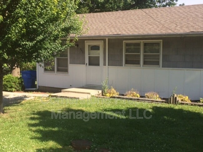 property at 627-629 E 8th St