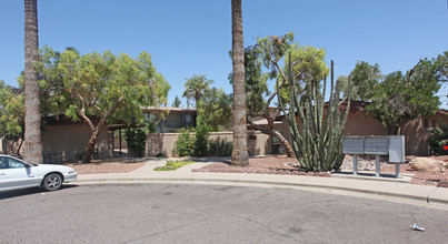 Sunrise Villas in Phoenix, AZ - Building Photo - Building Photo