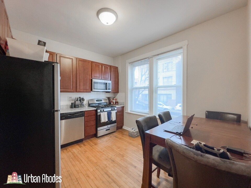 852 N Leavitt St in Chicago, IL - Building Photo