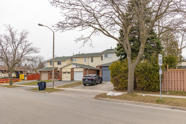 146 Malvern St in Toronto, ON - Building Photo - Building Photo