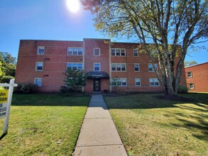 Mornington Apartments in Cleveland, OH - Building Photo - Building Photo