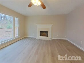 2255 Hamilton Parc Ln in Buford, GA - Foto de edificio - Building Photo