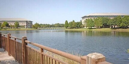 9823 Tapestry Park Circle in Jacksonville, FL - Foto de edificio - Building Photo