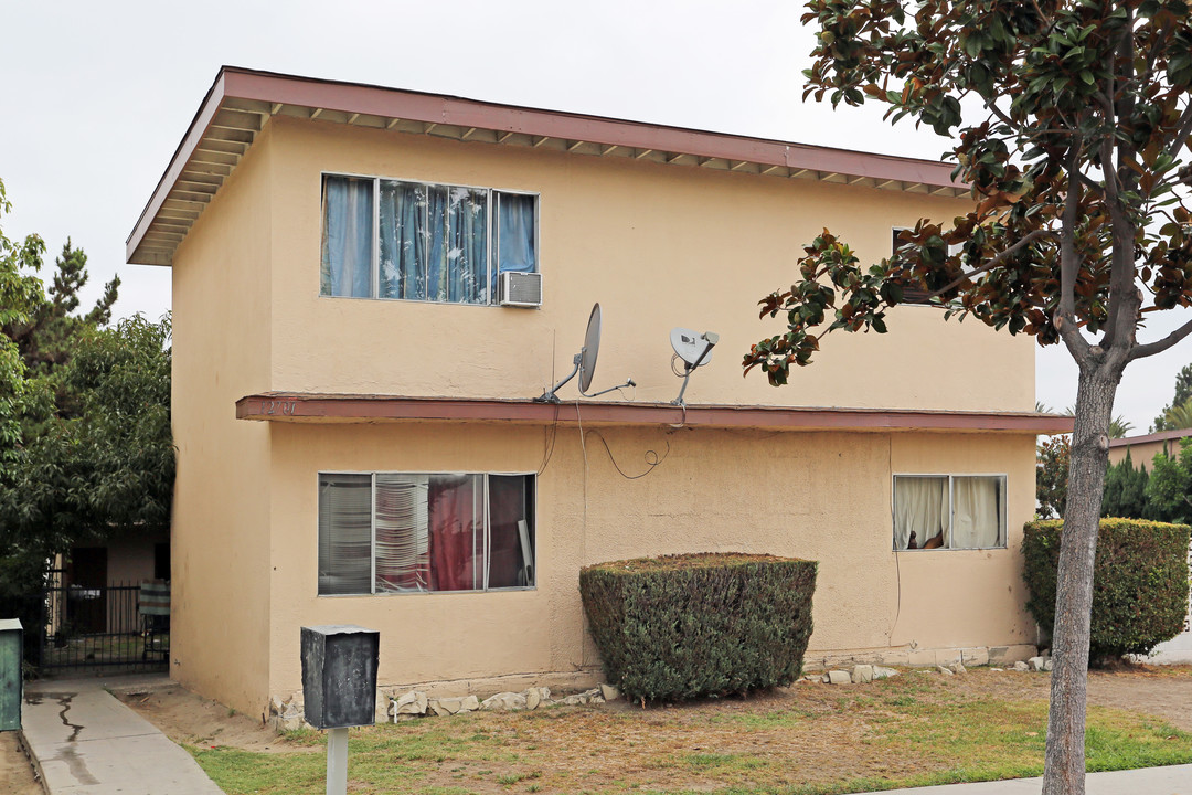 12701 Sunswept Ave in Garden Grove, CA - Foto de edificio