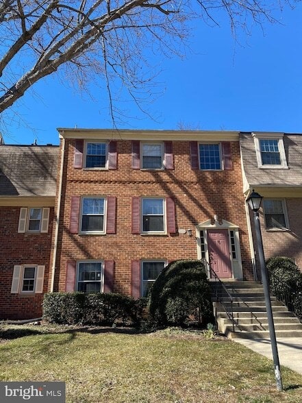 6008 Westchester Park Dr, Unit 301 in College Park, MD - Building Photo - Building Photo