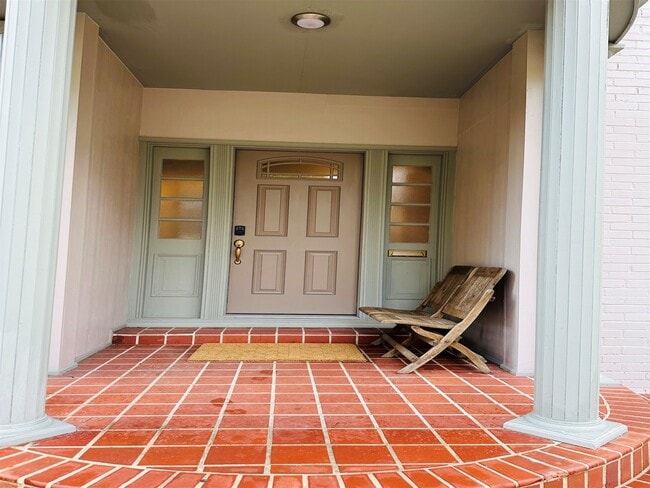 property at 2506 Rosedale St