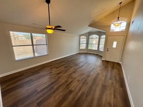 7916 W Kimberly Way in Glendale, AZ - Foto de edificio - Building Photo