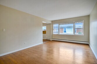 39 Conti Pkwy in Elmwood Park, IL - Building Photo - Building Photo