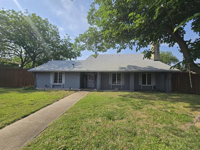 property at 1618 Sara Ln