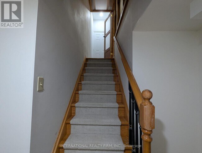 151 Calvin Chambers Rd in Vaughan, ON - Building Photo - Building Photo