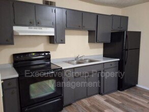 1190 Lois Ln in Radcliff, KY - Building Photo - Building Photo