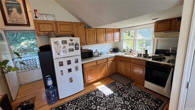 193 Woodbine Ave-Unit -A in Northport, NY - Building Photo - Building Photo