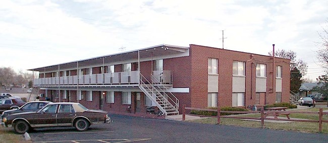 9th Place Apartments in Lakewood, CO - Building Photo - Building Photo