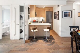 400 E 54th St in New York, NY - Building Photo - Building Photo