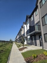2035-2035 Chalmers Way SW in Edmonton, AB - Building Photo