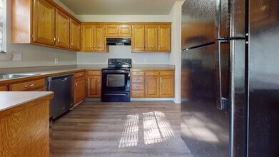 821 Prospect St in Webb City, MO - Building Photo - Building Photo