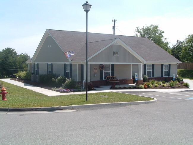 Ridgewood Place Family in Radford, VA - Building Photo - Building Photo