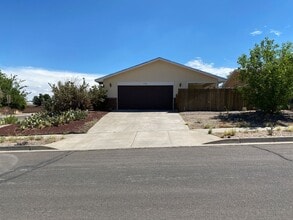 5304 Vicksburg Dr NW in Albuquerque, NM - Building Photo - Building Photo