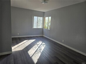 1129 N Clark St, Unit 1129 N Clark in Los Angeles, CA - Building Photo - Building Photo