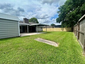 2711 Laurel Creek Way in Pearland, TX - Foto de edificio - Building Photo