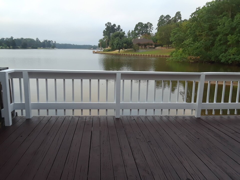 230 Waters Edge in Huntsville, TX - Building Photo