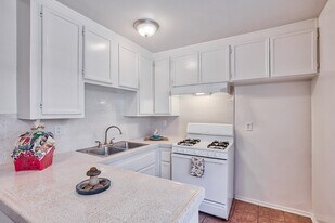 New Orleans in Downey, CA - Building Photo