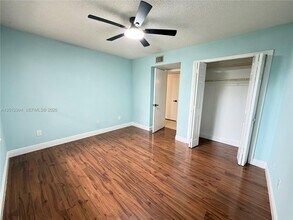 4281 W McNab Rd in Pompano Beach, FL - Foto de edificio - Building Photo