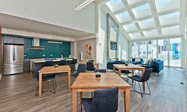 1429 N Wells St, Unit 201 in Chicago, IL - Foto de edificio - Building Photo