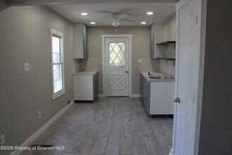 215 Ferdinand St in Scranton, PA - Building Photo - Building Photo