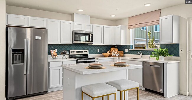 7008 Lone Sycamore St in Roseville, CA - Building Photo - Building Photo