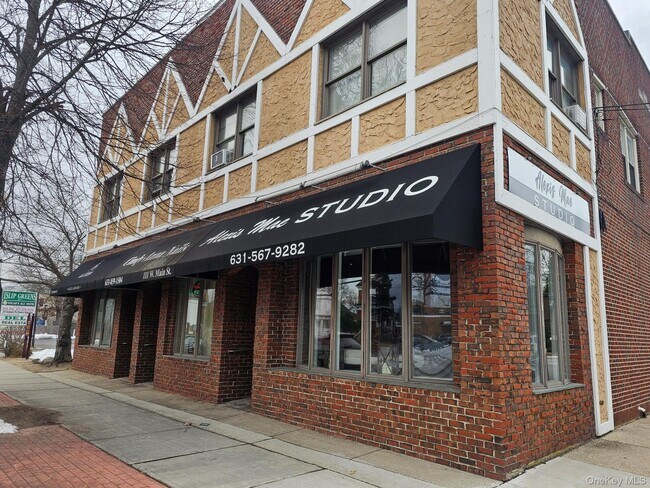 2a Somerset Ave in East Islip, NY - Building Photo - Building Photo