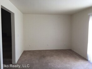 1653 Orchard Cove Dr in Elko, NV - Foto de edificio - Building Photo