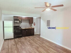 2305 Pinn Rd in San Antonio, TX - Building Photo - Building Photo